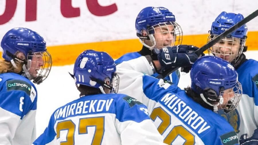 Юношеская сборная Казахстана по хоккею уступила Дании