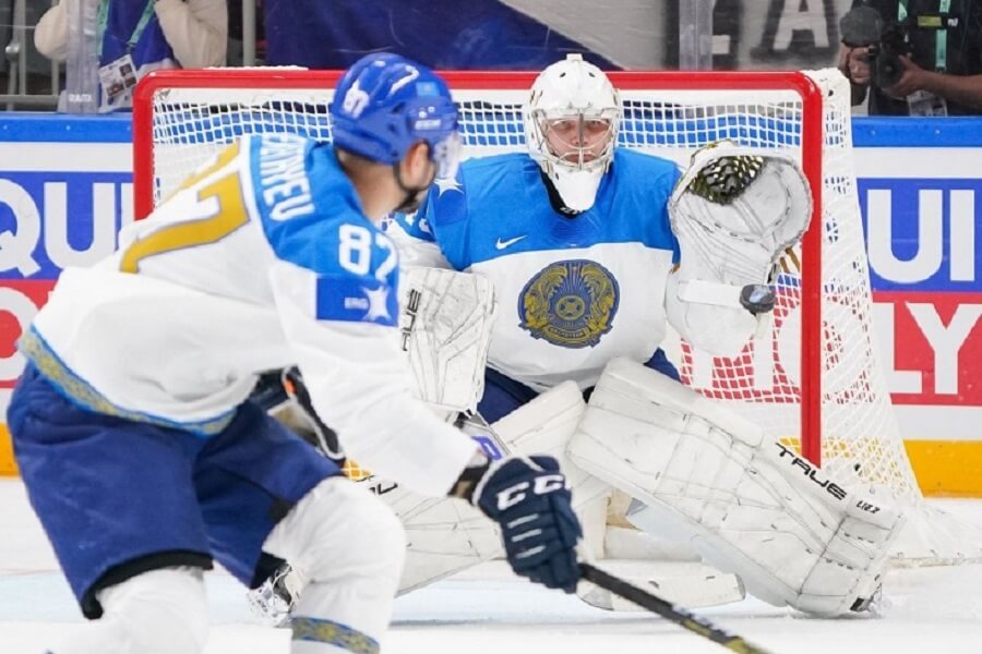 Казахстан проиграл Швейцарии на Чемпионате мира по хоккею
