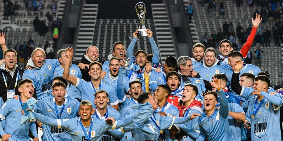 Сборная Уругвая победила в молодежном чемпионате мира