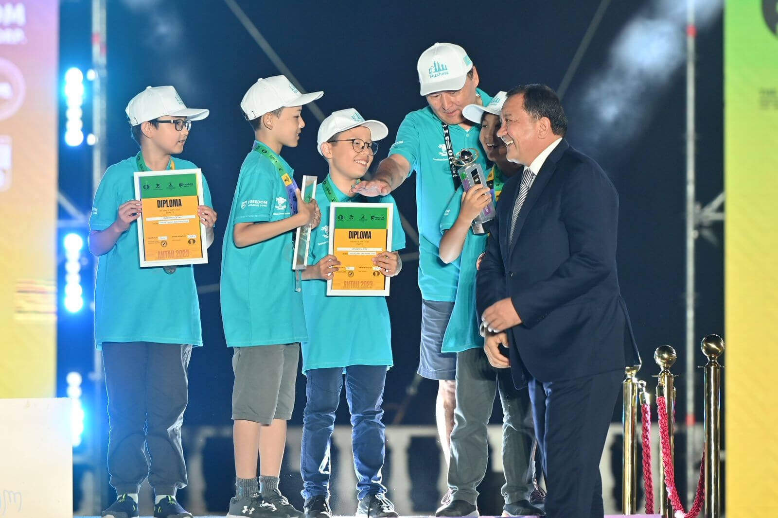 Школьники из Казахстана выиграли серебро и бронзу