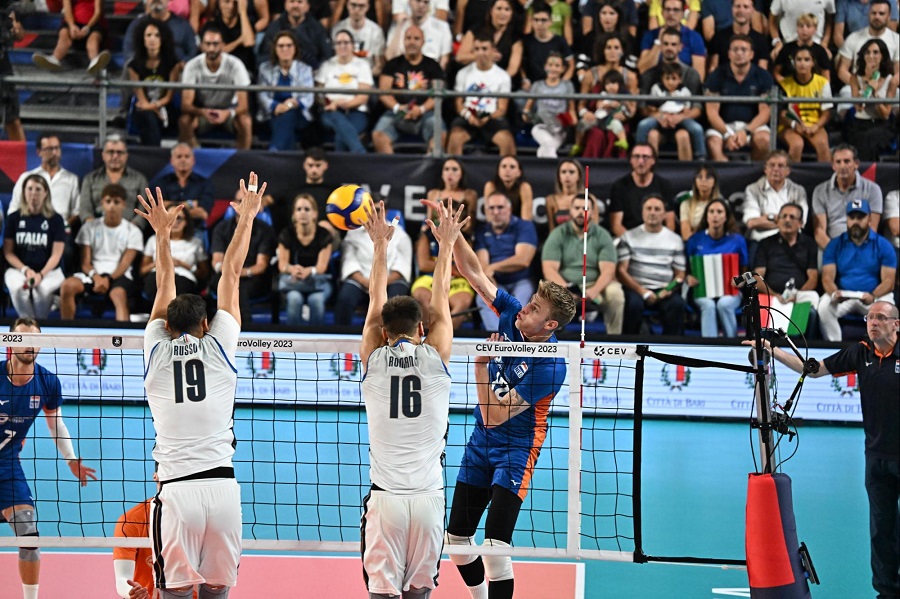 Италия вышла в полуфинал чемпионата европы по волейболу