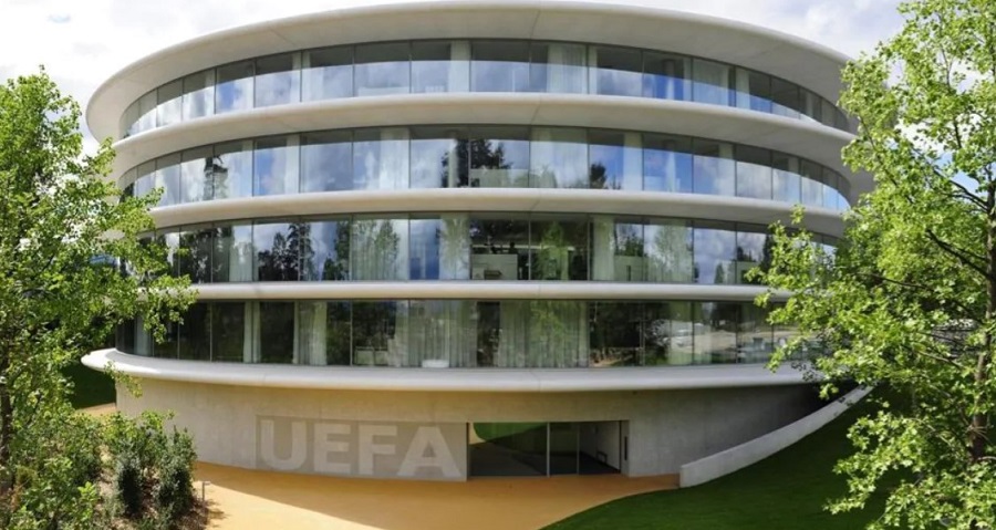 Директор УЕФА предложил сократить сроки трансферного окна