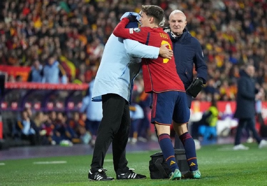 Полузащитник “Барселоны” и сборной Испании Гави выбыл на 6-8 месяцев из-за травмы