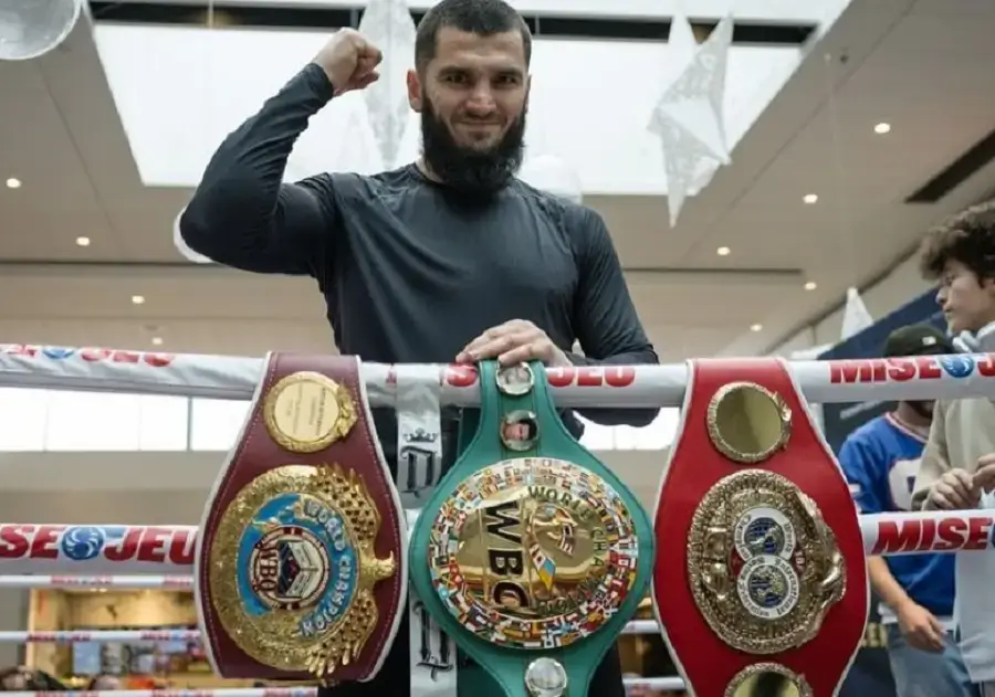 Артур Бетербиев отправил Каллума Смита в нокаут