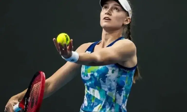 Елена Рыбакина разгромила соперницу на WTA-500