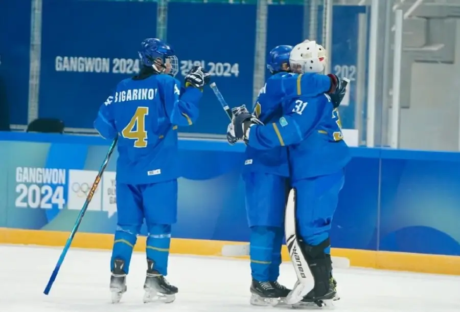 Сборная Казахстана по хоккею вышла в полуфинал ЮОИ в Канвоне