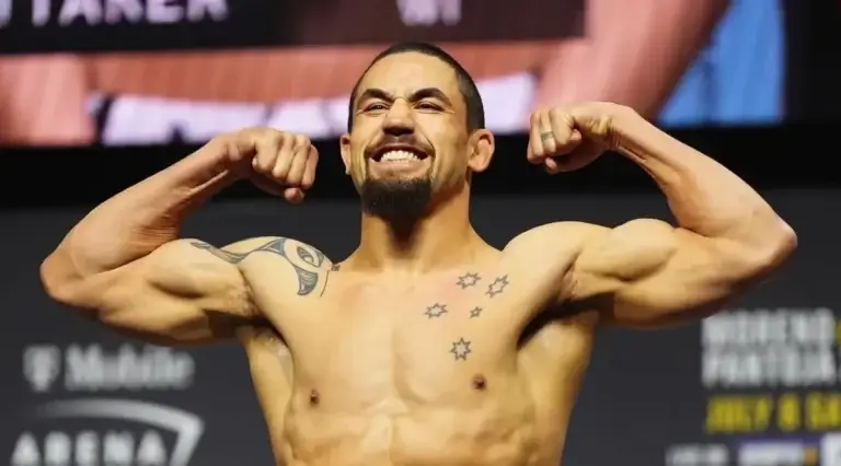 Роберт Уиттакер бывший чемпион UFC