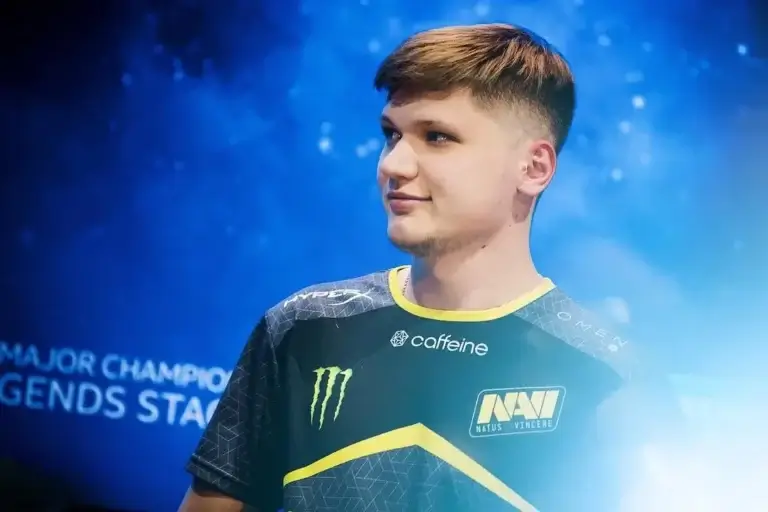 Звездный игрок CS2 Александр "s1mple" Костылев.