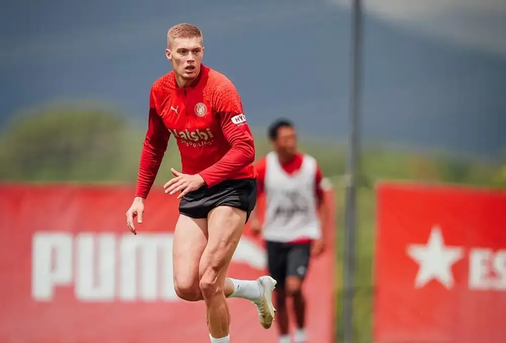 "Барселона" хочет заполучить Артема Довбика