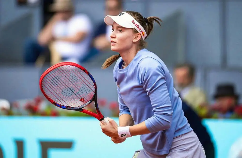 Елена Рыбакина покинула парный рейтинг WTA.