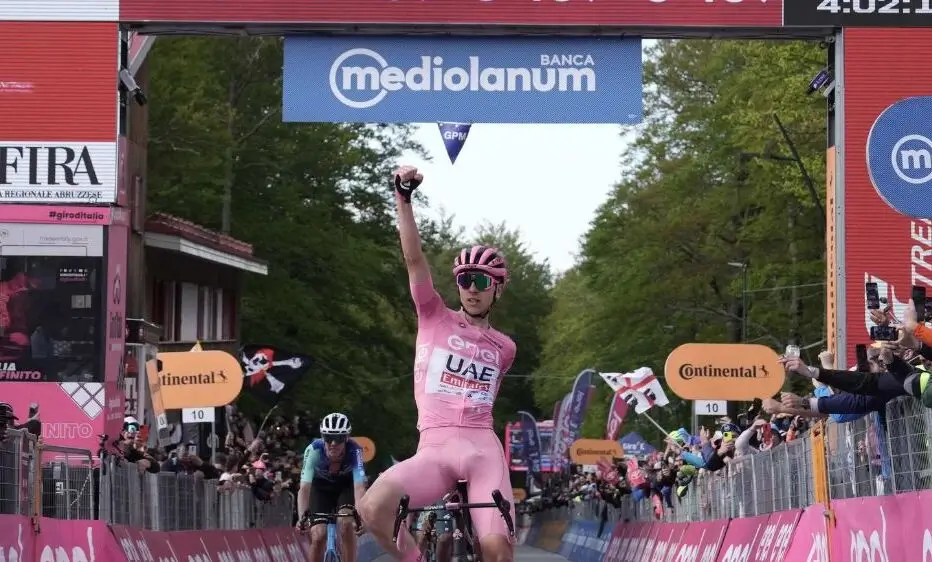 Джиро д'Италия победу снова одержал Тадей Погачар!