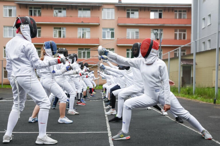 В Алматы проходят международные сборы по фехтованию