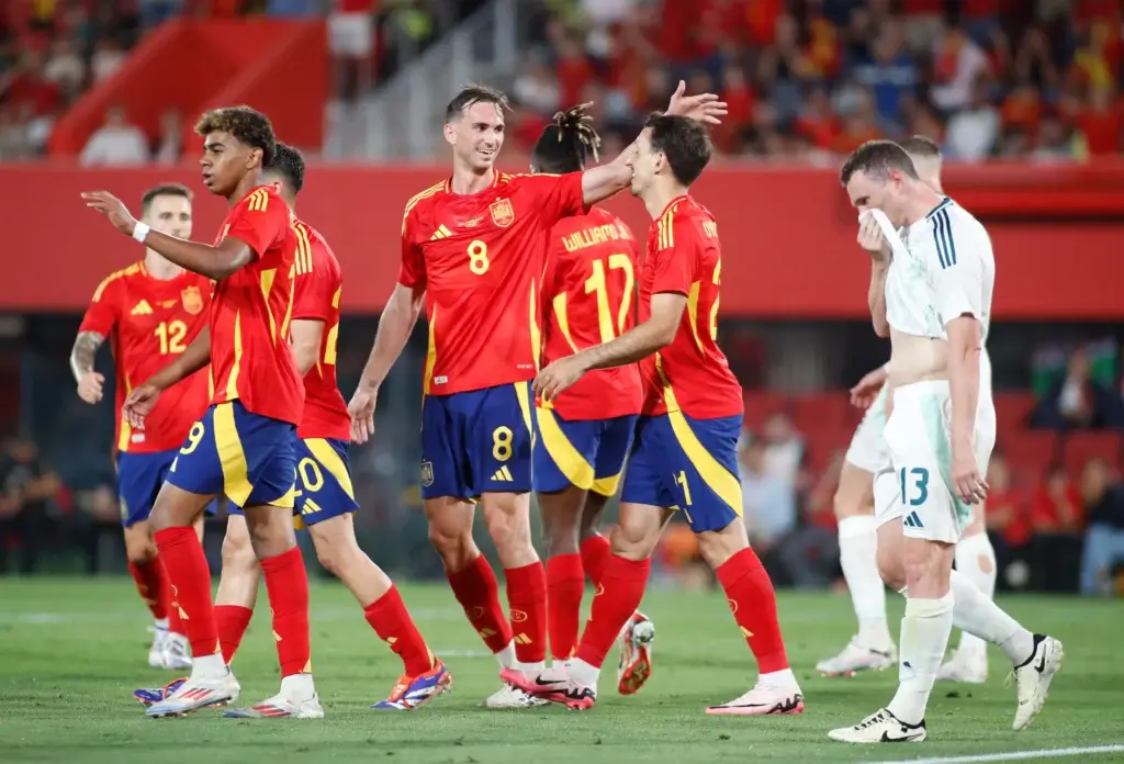 21 Mikel Oyarzabal Celebrates Teammates 908004097