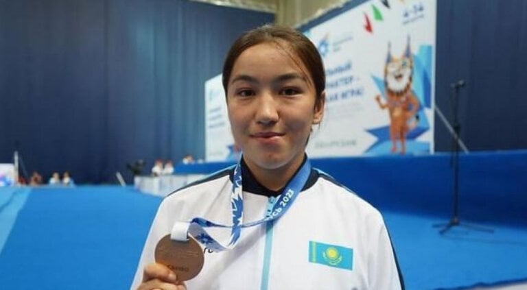 Шынар Абатова завоевала бронзу на чемпионате мира по самбо в Астане