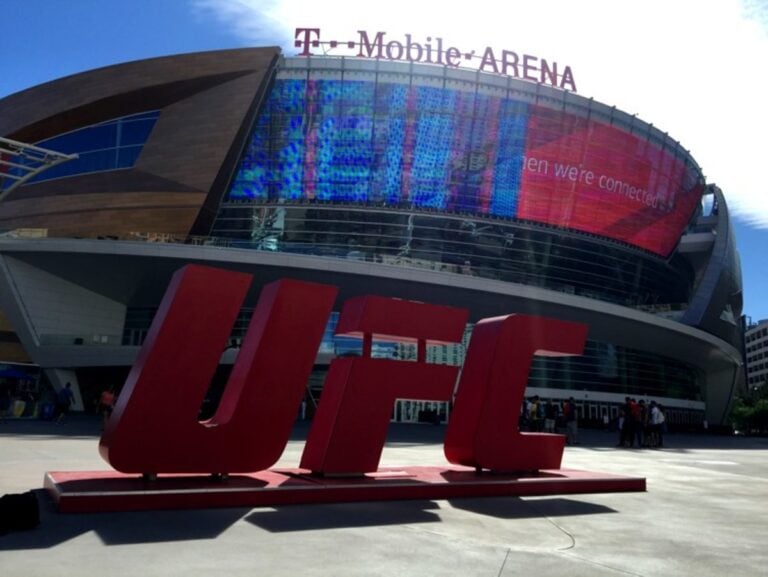 В UFC анонсировали турнир в Канзас-Сити с экс-чемпионом в главном бою