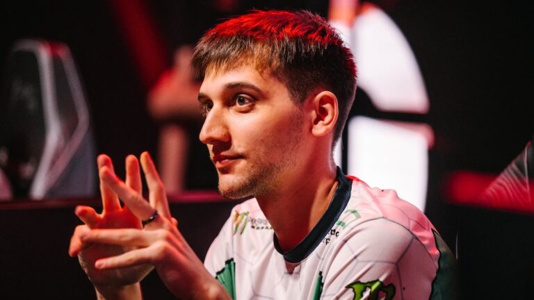 Arteezy раскритиковал систему двойного рейтинга в Dota 2