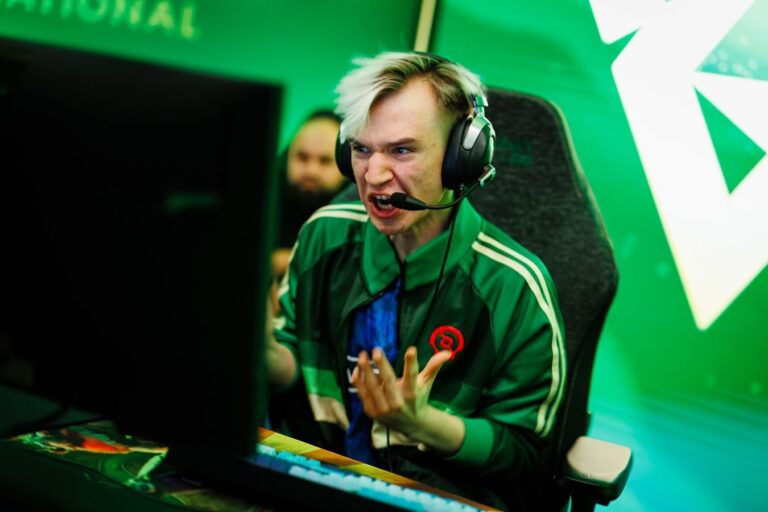 NAVI Junior — сенсациятіркеді, жас ұжым Team Falcons-ты жеңіп, плей-оффқа өтті