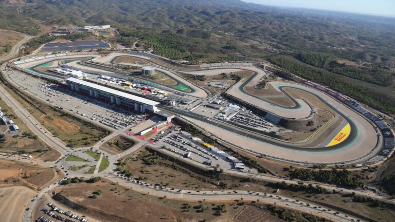 Легенды MotoGP: От рекорда Росси до нового поколения в Хересе