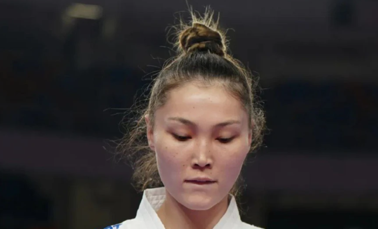 Казахстанка завоевала серебряную медаль на турнире Karate Premier League в Каире
