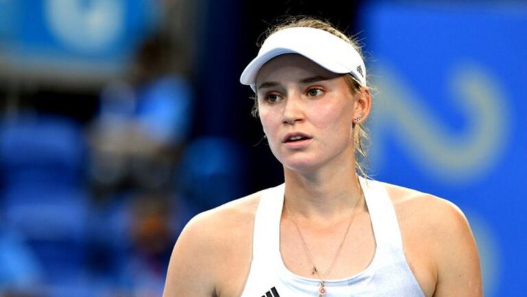 Елена Рыбакина попробовала себя в гольфе на турнире в Мадриде