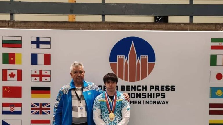 Казахстанский пауэрлифтер стал чемпионом мира на турнире в Норвегии