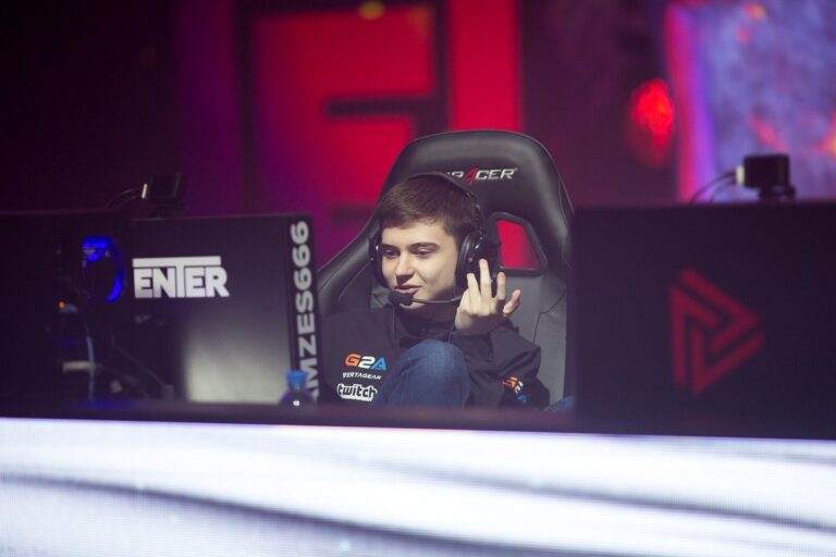 RAMZES666 стримері бұғаттаудан кейін бір тәулік өткен соң Twitch-те қайта бұғатталды
