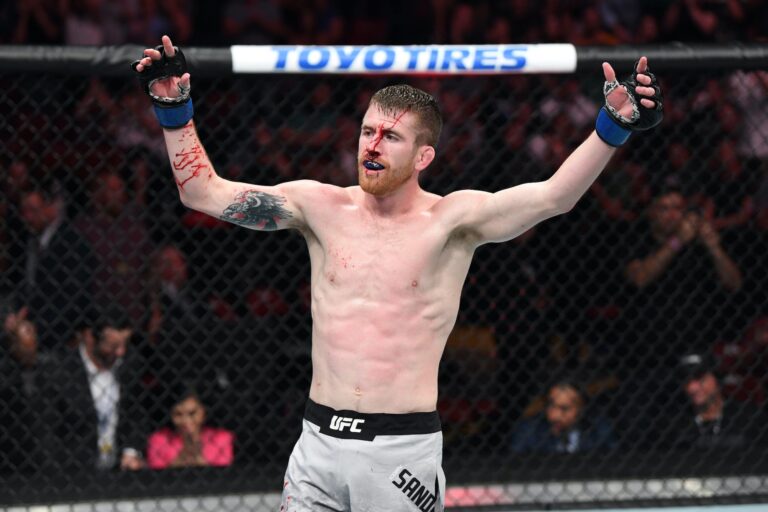 Сэндхаген настроен на победу над Фигейредо в главном бою UFC в Де-Мойне