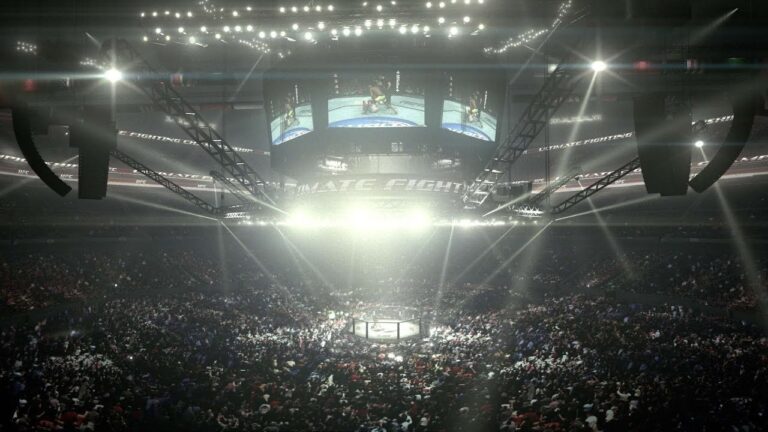 UFC алғаш рет Де-Мойнда Сандхаген — Фигередо арасындағы басты жекпе-жекпен турнир өткізеді