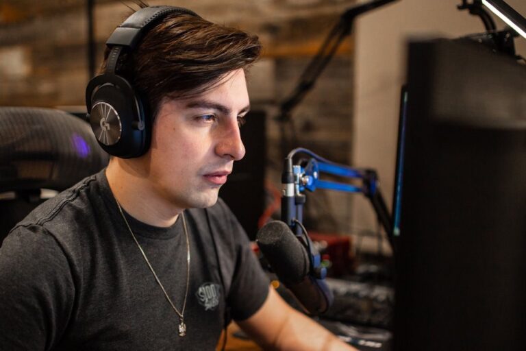 Танымал стример Deko Twitch-те үш күндік бан алды