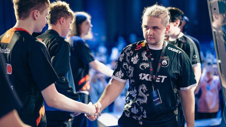 Киберспортсмену Virtus.pro Daxak исполняется 28 лет