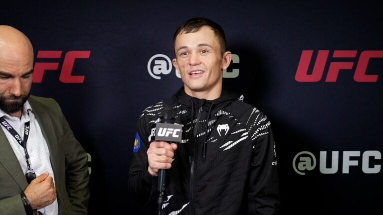 UFC комментаторы Бекзат Алмаханның әсерлі жеңісі туралы пікір білдірді