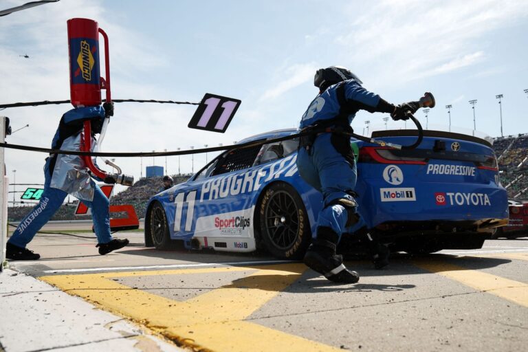 Хэмлин столкнулся с редкой серией механических проблем в NASCAR