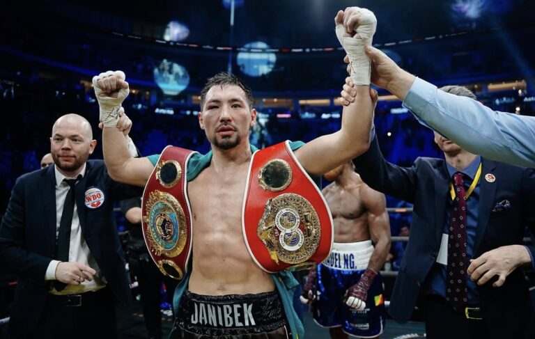 Чемпионы WBO и WBC устроили перепалку в соцсетях