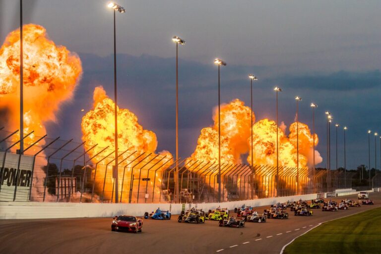 IndyCar Bommarito 500 жарысын жексенбі кешіне ауыстырды