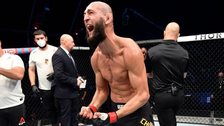 Чимаев UFC орта салмақ чемпионы атағы үшін Дю Плессимен жұдырықтасады