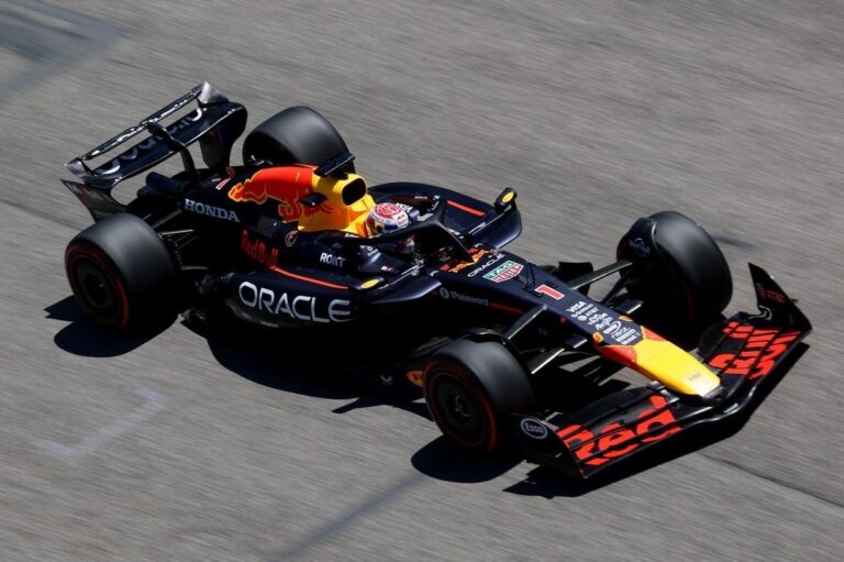 Ферстаппен признал превосходство McLaren на практике в Имоле