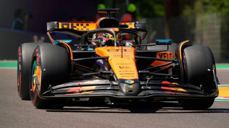 McLaren доминирует в финальной практике Гран-при Имолы