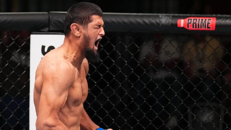 Боец UFC Рузибоев поблагодарил казахстанских фанатов после победы
