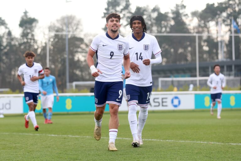 Англия U17 құрамасы үшінші Еуропа чемпионы атағы үшін күреске кіріседі
