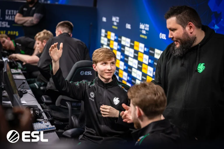 Снайпер m0NESY Team Falcons командасының GamerLegion-ге қарсы жеңісін түсіндірді