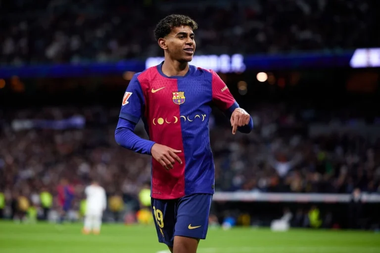 Ламин Ямаль возглавил список претендентов на награду Golden Boy