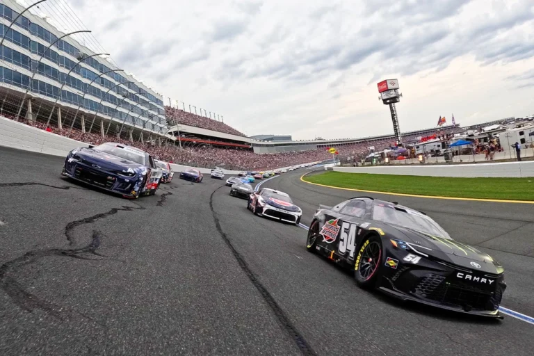 NASCAR впервые провел гонку Coca-Cola 600 в стриминге с рекордными показателями