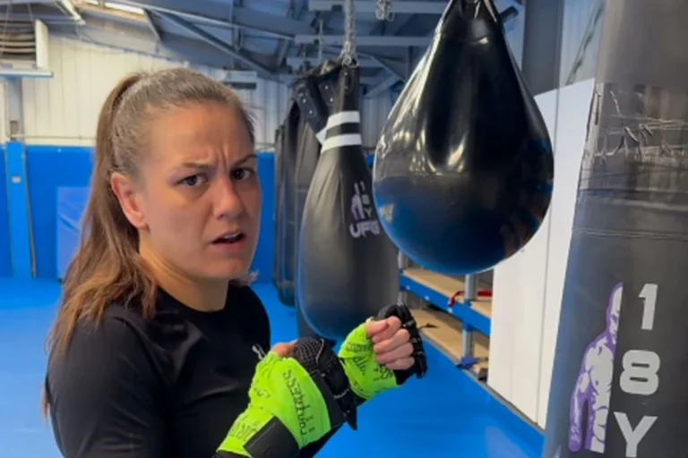 Румынская боец UFC Арделян рассказала о борьбе с депрессией после поражений