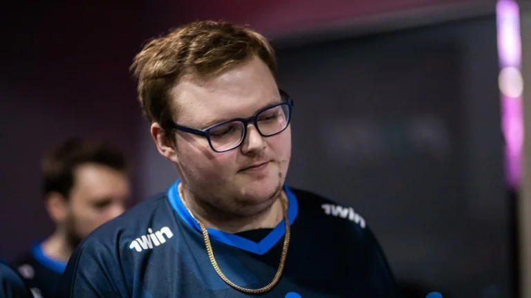 Профессиональный игрок CS2 n0rb3r7 получил бан на FACEIT