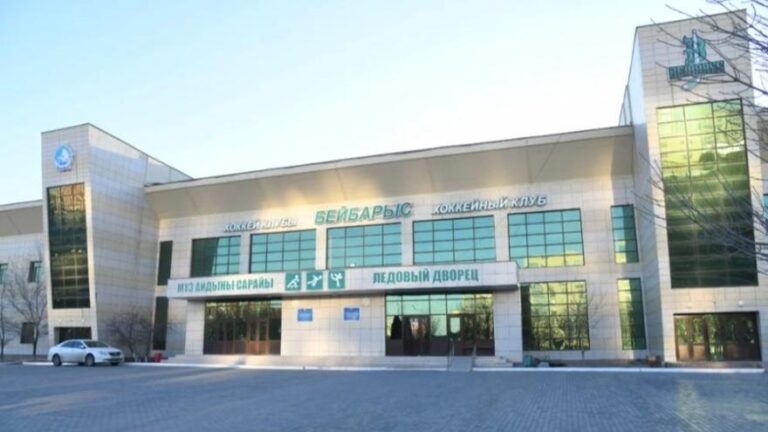 ФК «Атырау» и два спорткомплекса возвращены под контроль государства