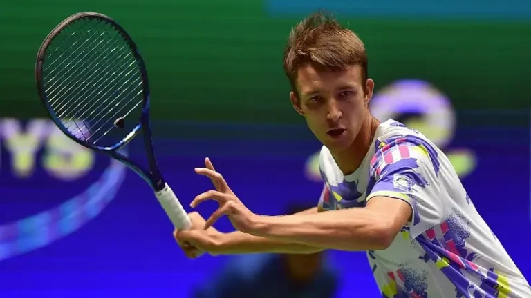 Ломакин уступил 1166-й ракеткой мира на турнире ITF в Ташкенте