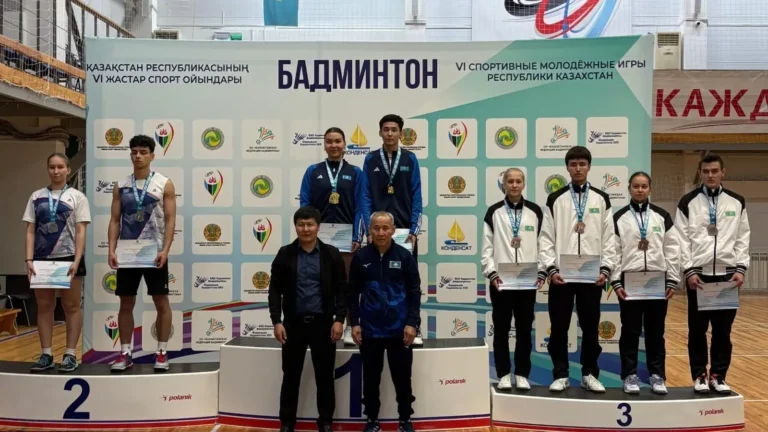Шымкент и ЗКО поделили золото на молодежных играх по бадминтону
