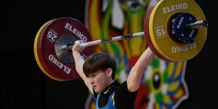 Ауыр атлет Бейбарыс Ерсейіт жасөспірімдер арасындағы әлем чемпионатында алтын медаль жеңіп алды