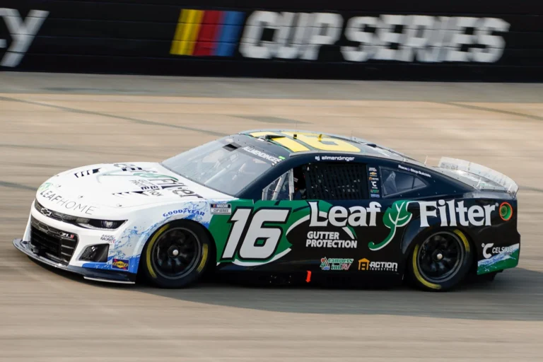 Проблемы с инспекцией NASCAR помешали тренировке Алмендингера в Нэшвилле