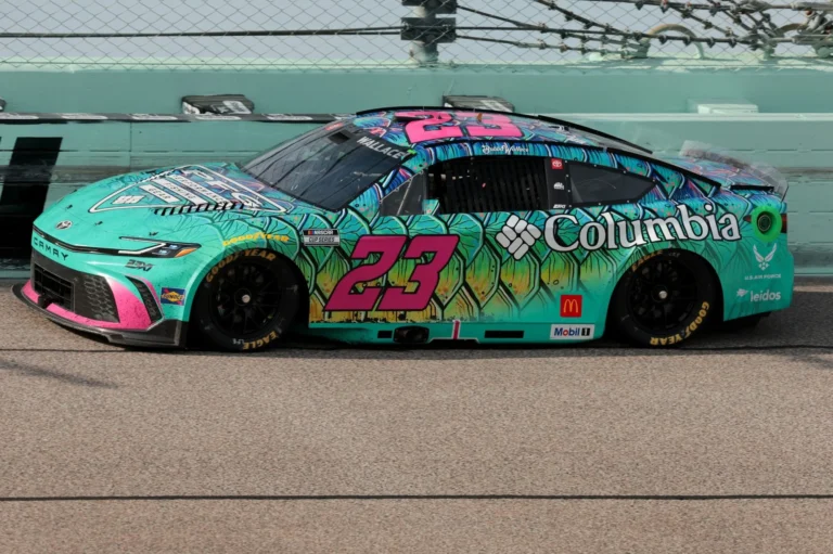 Пилот NASCAR Уоллес призвал увеличить мощность двигателей в гонках